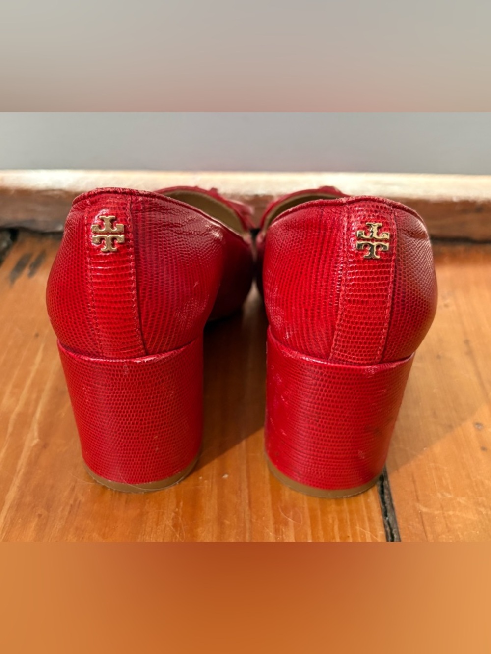 Tory Burch Kira Tassel Embossed Leather Chunky Heels Red Scarlet Ruby, Size 5.5 - Picture 4 of 9